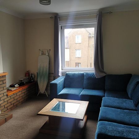 Self Catering 2 Bedroom Flat, Frequent Buses, 1-Minute Walk To Bus Stop, 20 Minutes To City Center Edinburgh Ngoại thất bức ảnh