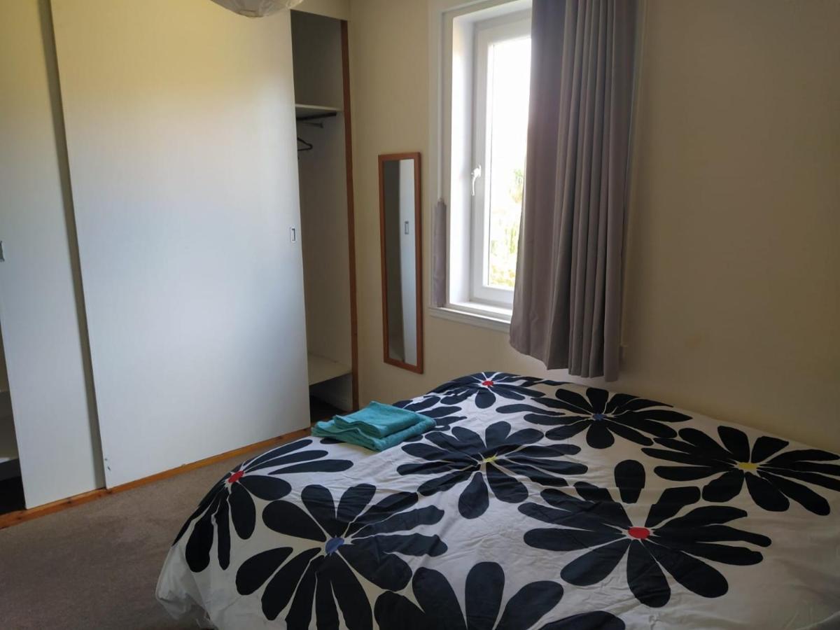 Self Catering 2 Bedroom Flat, Frequent Buses, 1-Minute Walk To Bus Stop, 20 Minutes To City Center Edinburgh Ngoại thất bức ảnh